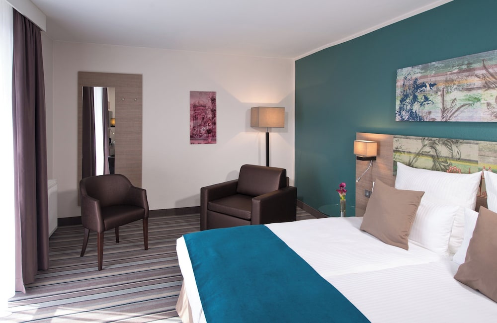 Superior, Twin Beds, Sofa