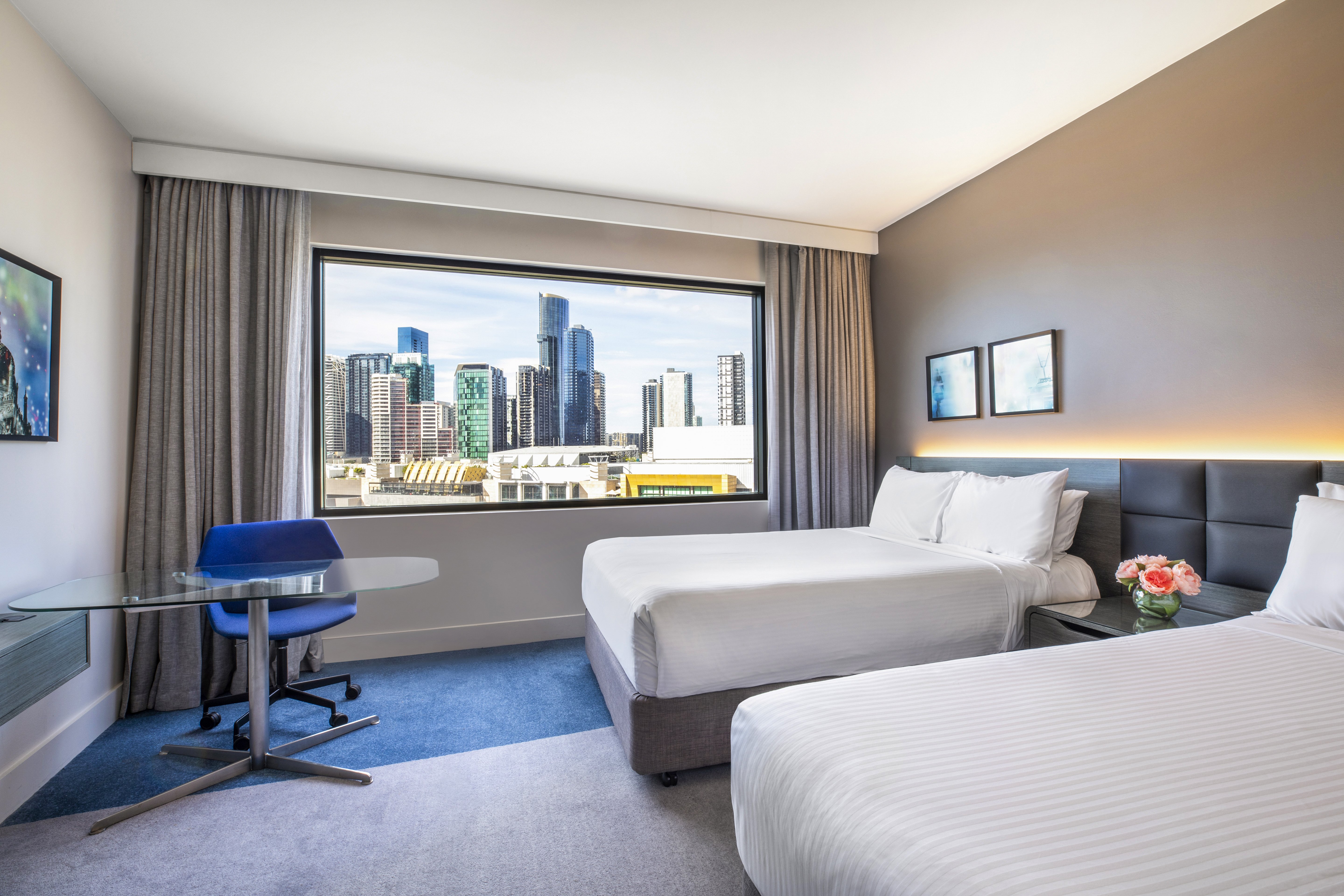 Crowne Plaza Hotel Melbourne 10/72