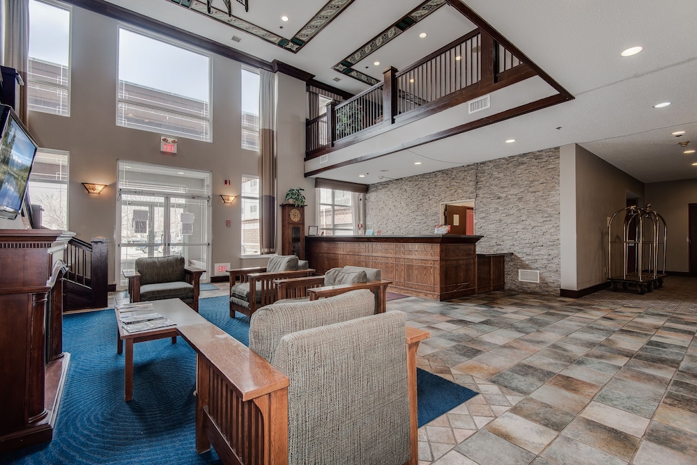 Norwood Inn And Suites Chaska 36/47