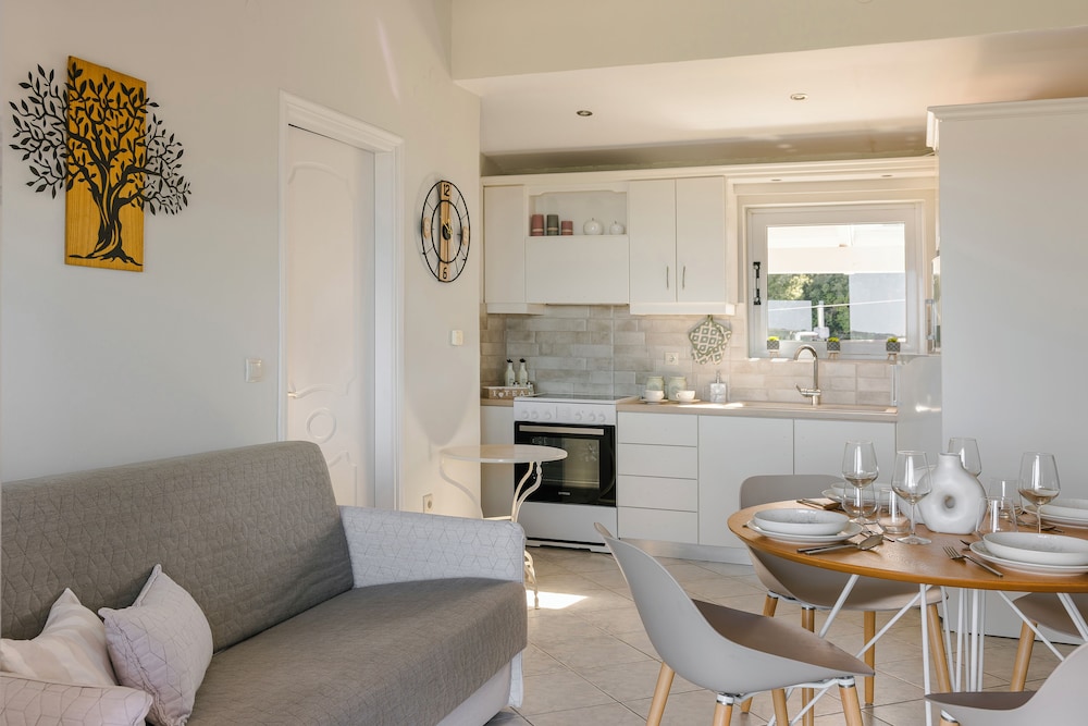Panorama Fanari Studios Apartments 56/77