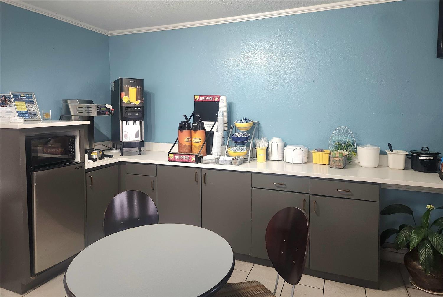 Days Inn by Wyndham Monroe 15/19