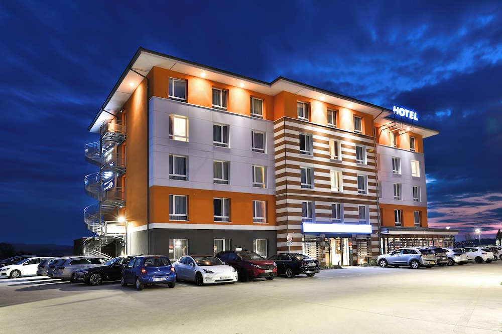 KYRIAD PONTARLIER 38/44
