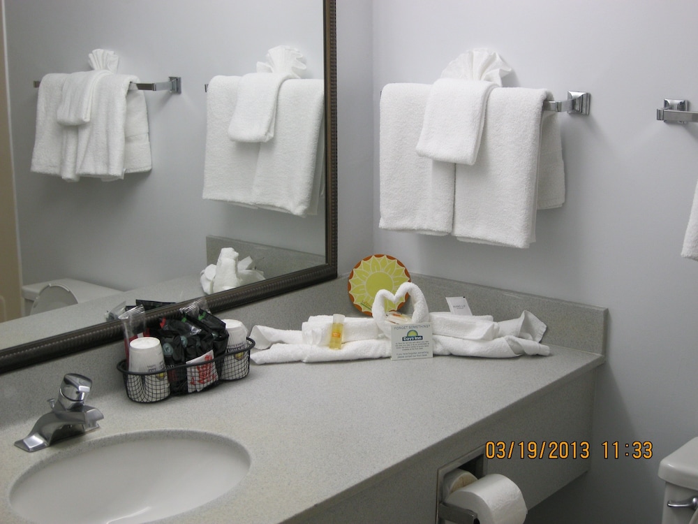 Days Inn by Wyndham Daytona Oceanfront 22/37