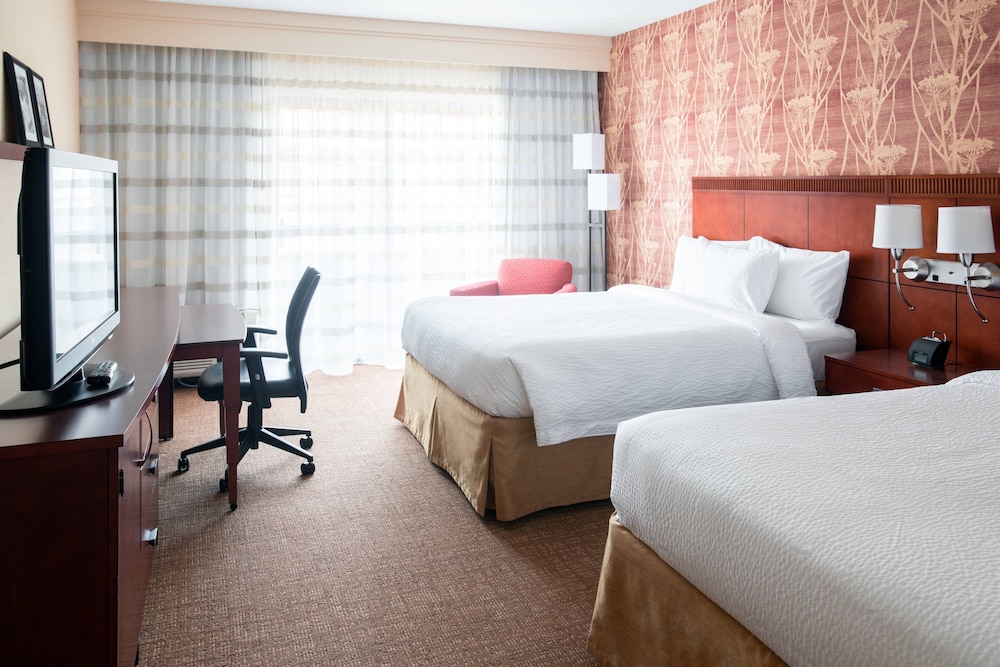 Courtyard Chicago Waukegan/Gurnee 10/42