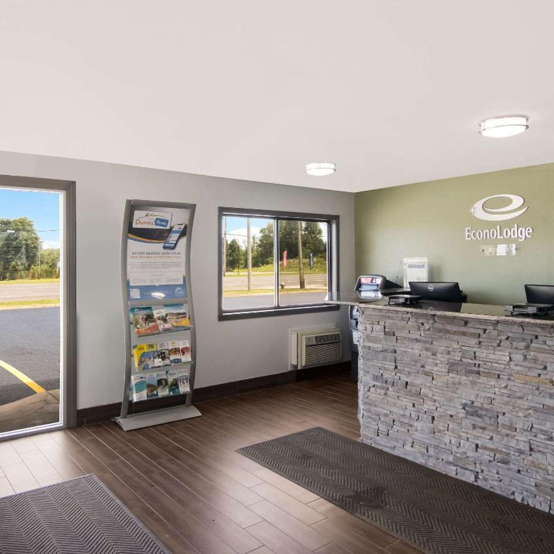 Econo Lodge Portage 6/40