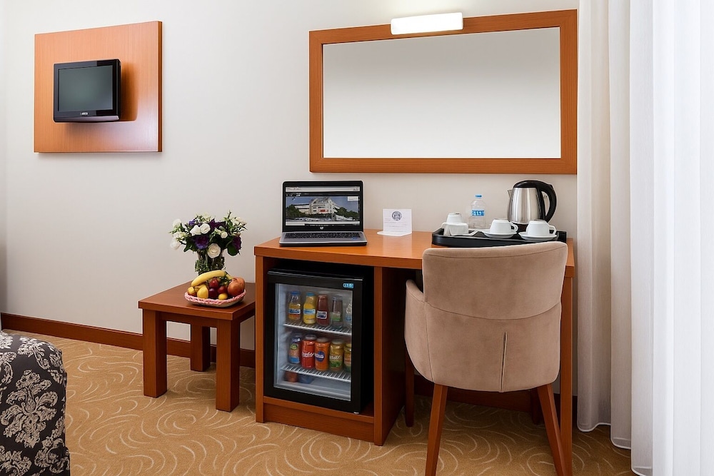 Grand Hotel Avcilar 40/50
