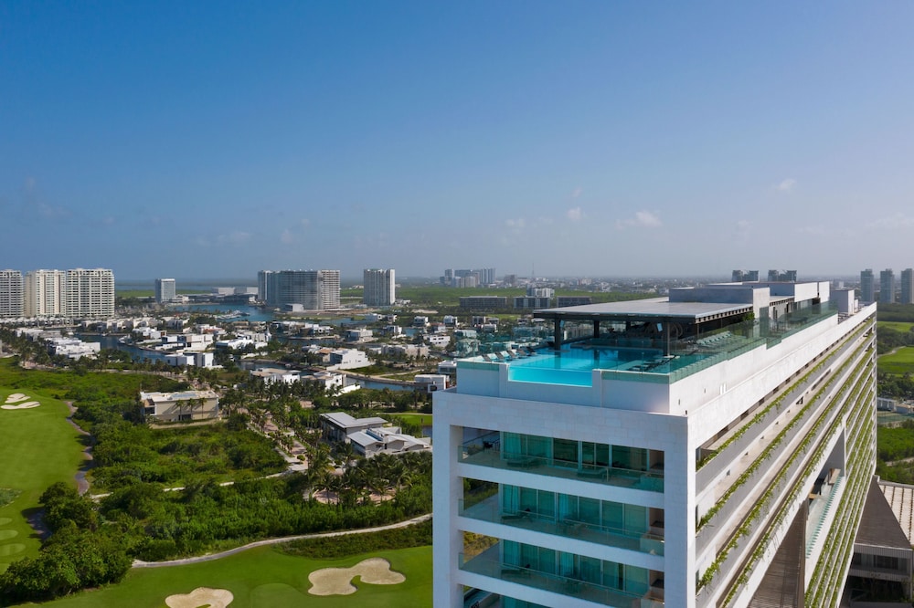 Dreams Vista Cancun Golf and Spa Resort in CANCUN
