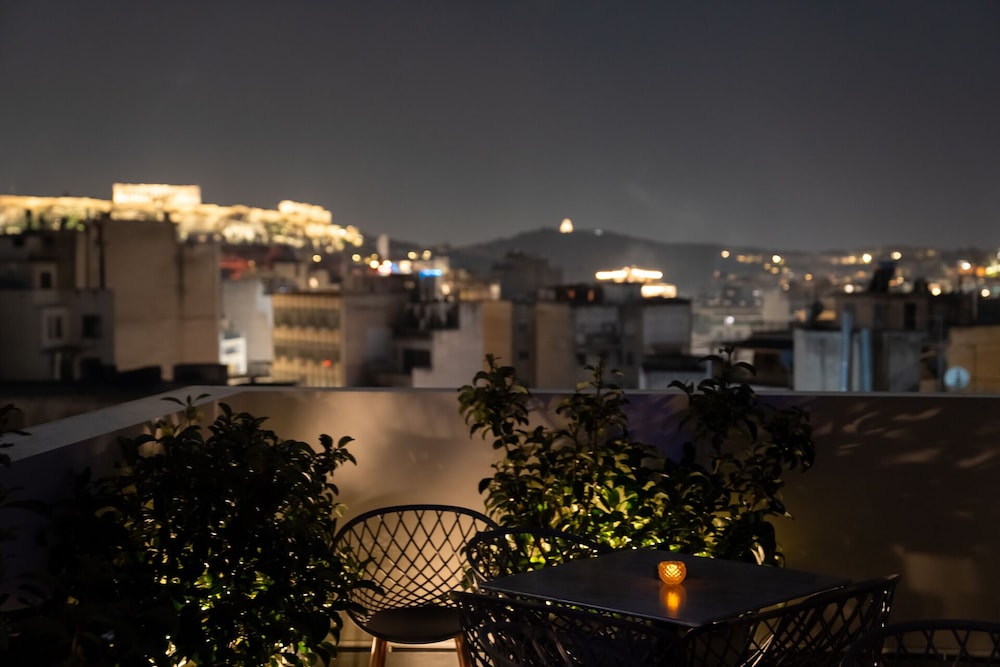 Dunlin Hotel Athens 41/48