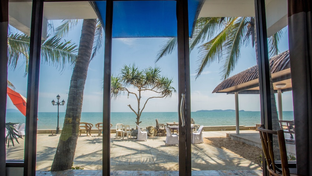The Uncle Beach Resort 39/50
