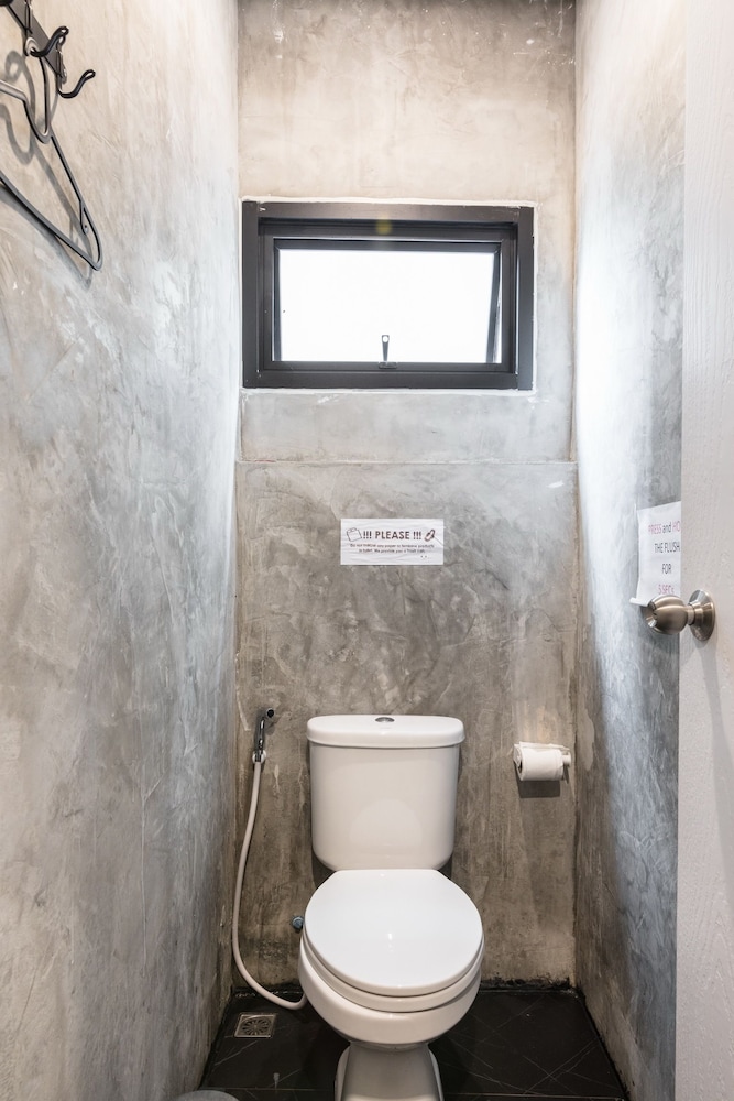 The Cocoon Hostel 48/49