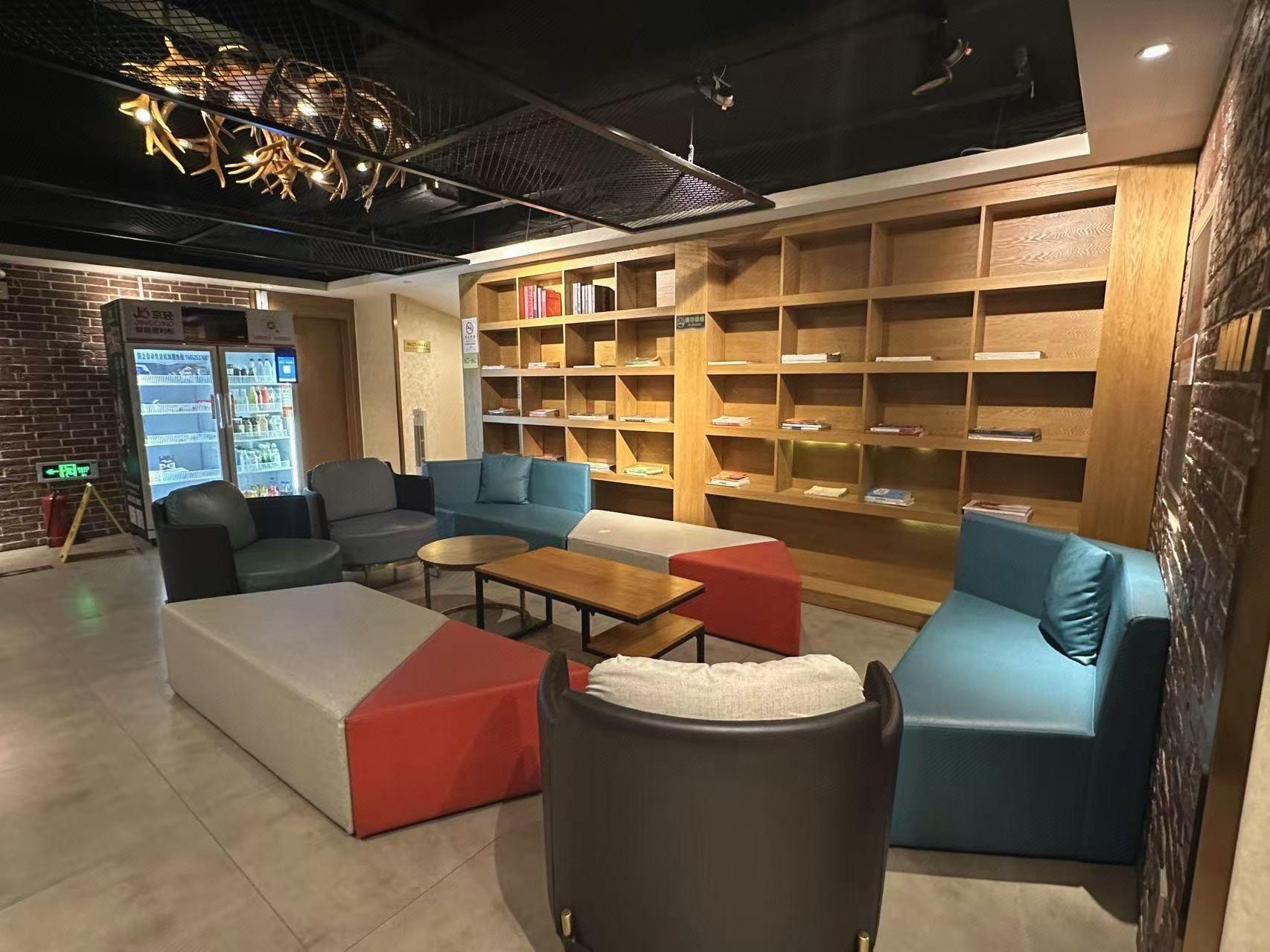 James Joyce Coffetel (Beijing Tongzhou Global Orchard Metro Station) 38/50