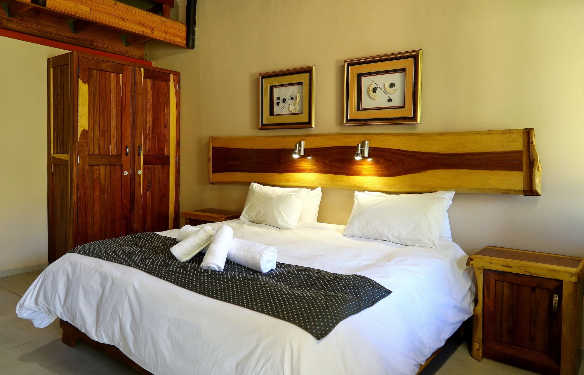 4 Rooms, Standard, Double and Twin Beds