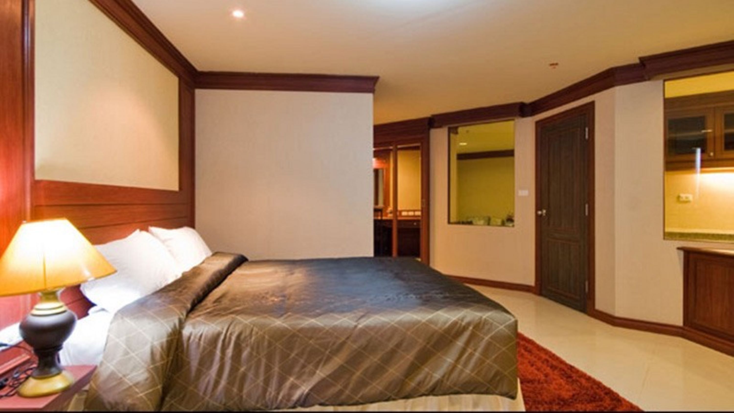 QUEEN SUITE
