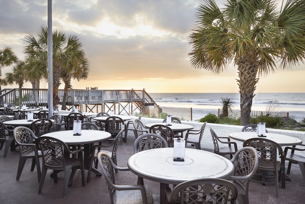 The Oceanfront Litchfield Inn 52/75