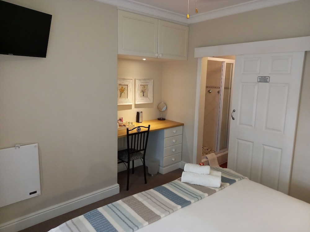 137 High Street Guest House 16/48