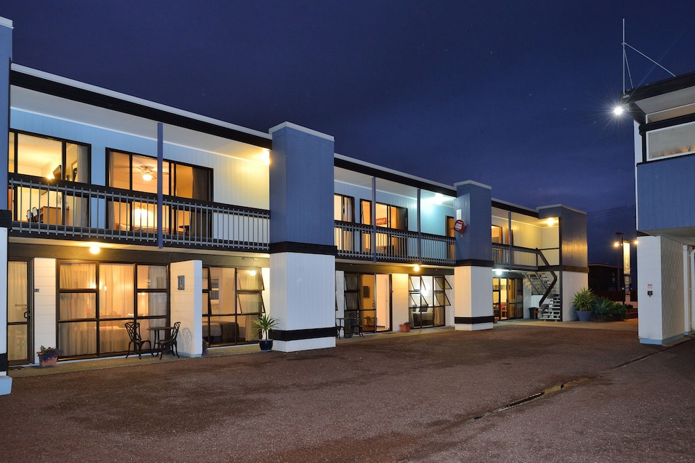 Waikanae Beach Motel 68/76