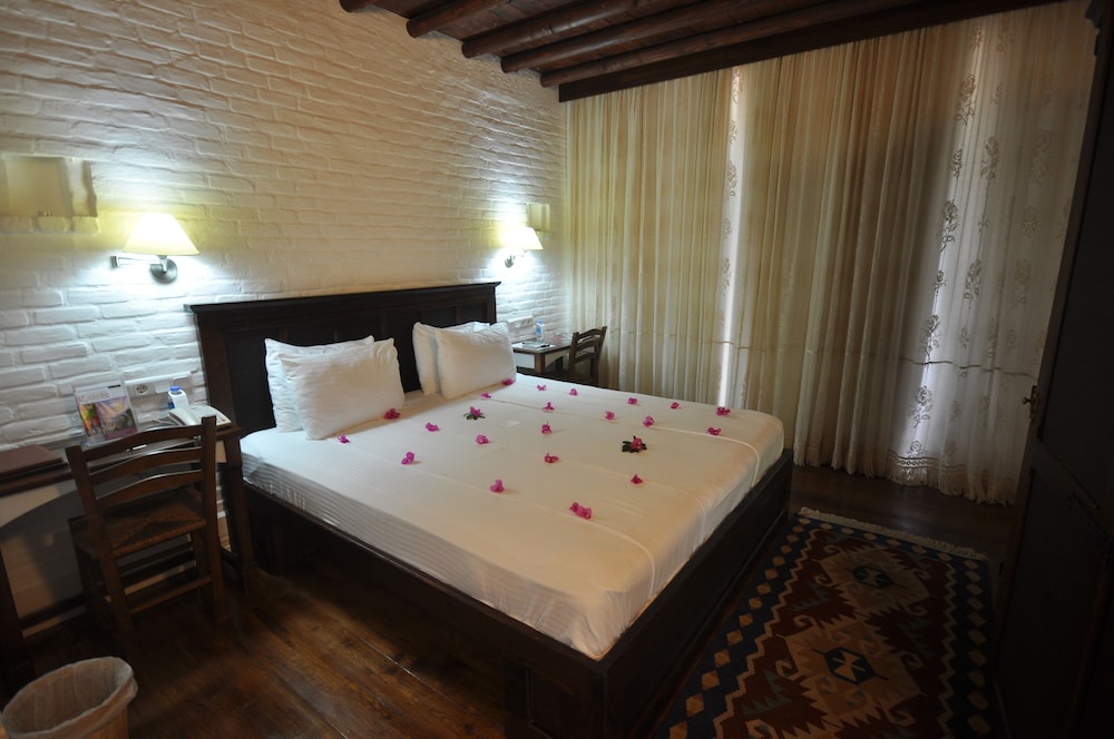 El Vino Hotel Suites 10/50