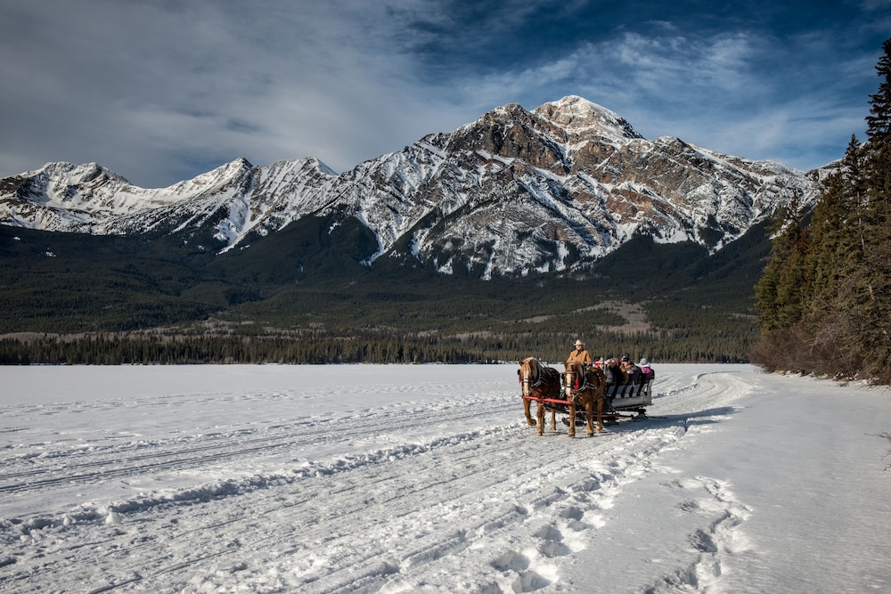 Pyramid Lake Resort 40/48
