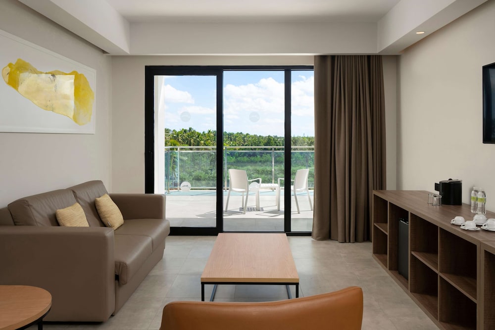 Serenade Punta Cana Beach & Spa Resort 30/50
