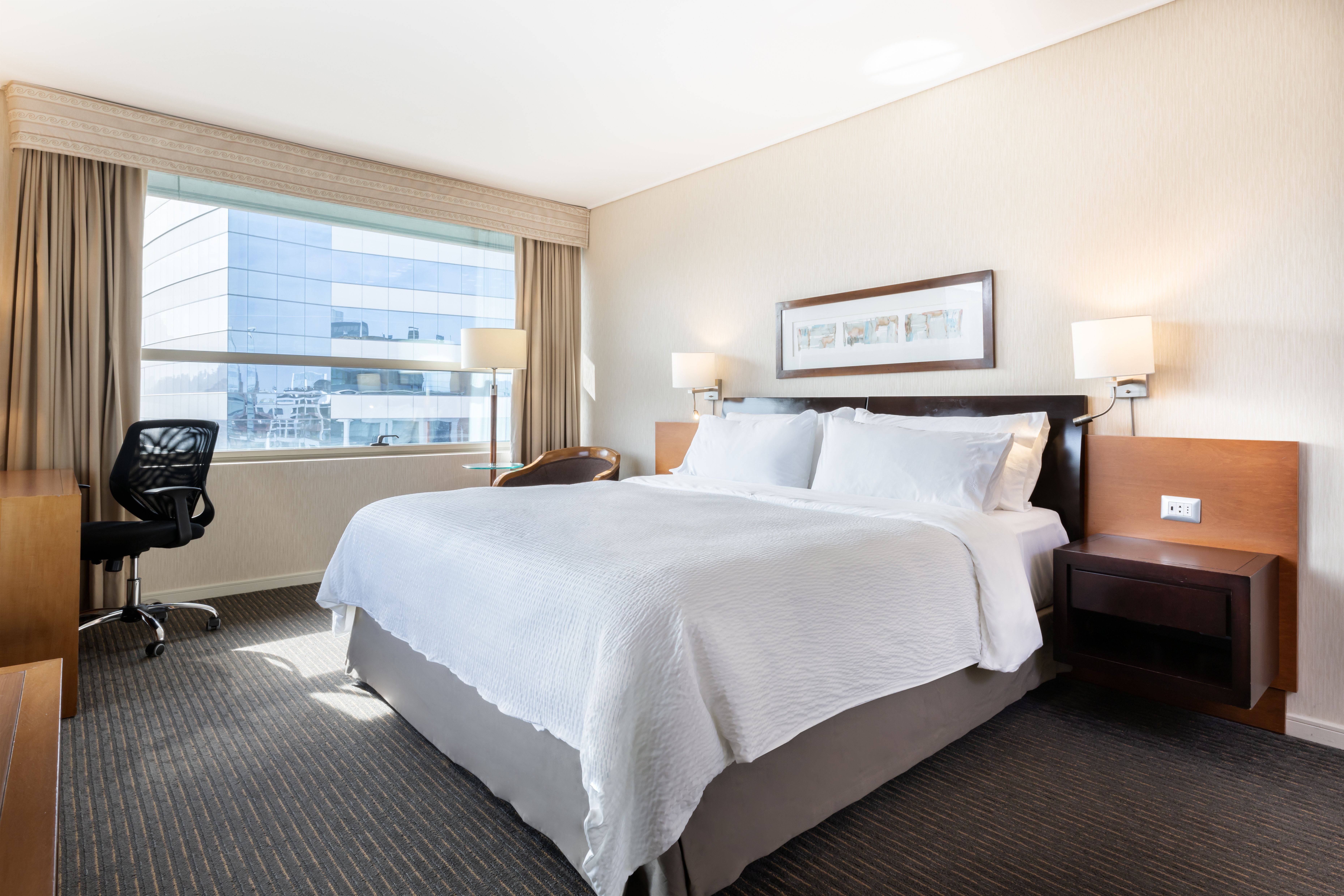 غرفة بسرير كينج بإطلالة على الجبل، Holiday Inn Express Santiago Las Condes Former Holiday Inn Express Santiago el Golf 4/7