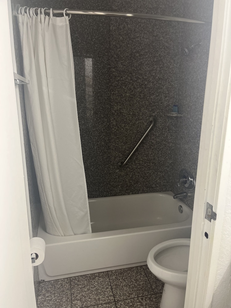 Ocotillo Apartments & Hotel 38/40