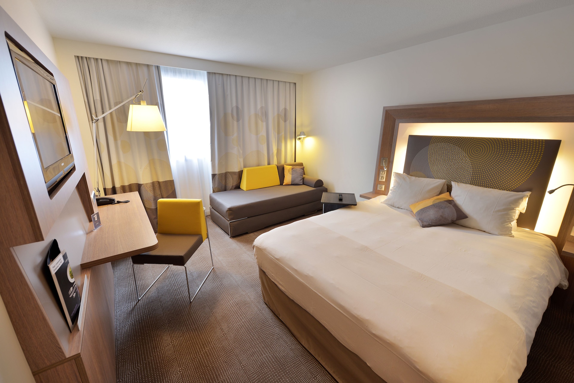 EXECUTIVE, DOUBLE BED