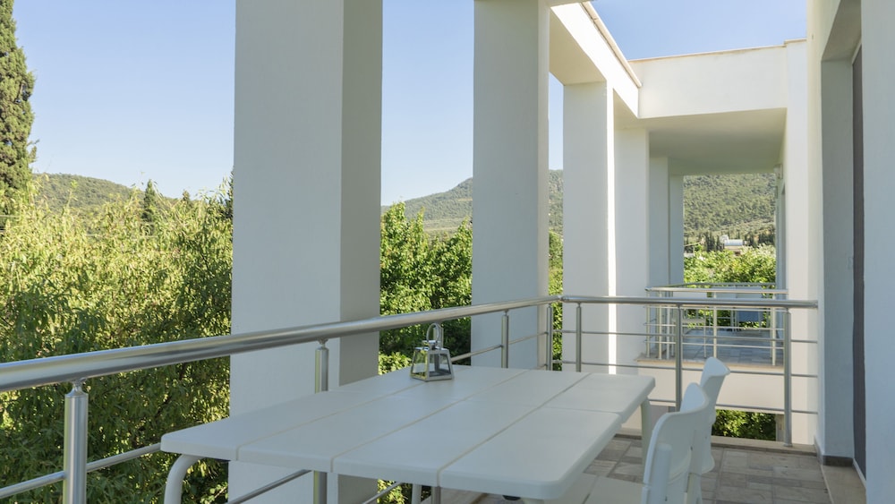 Daphnis Hotel 20/46