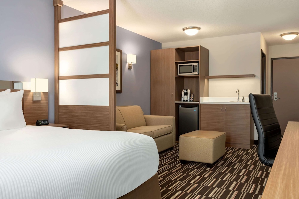 Microtel Inn & Suites By Wyndham Bonnyville 11/43