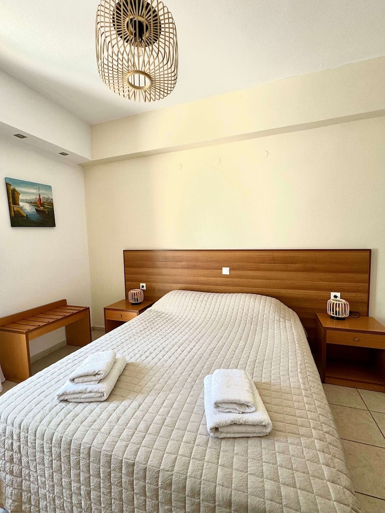 Manolis Apartments 28/72