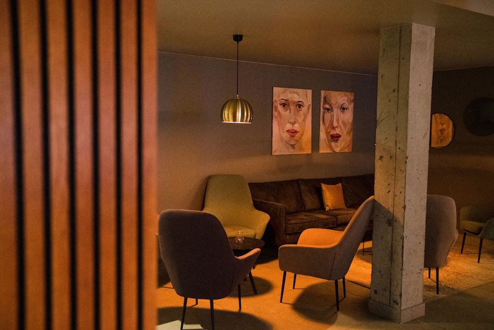 Konvin Hotel by Reykjavik Keflavik Airport 55/80