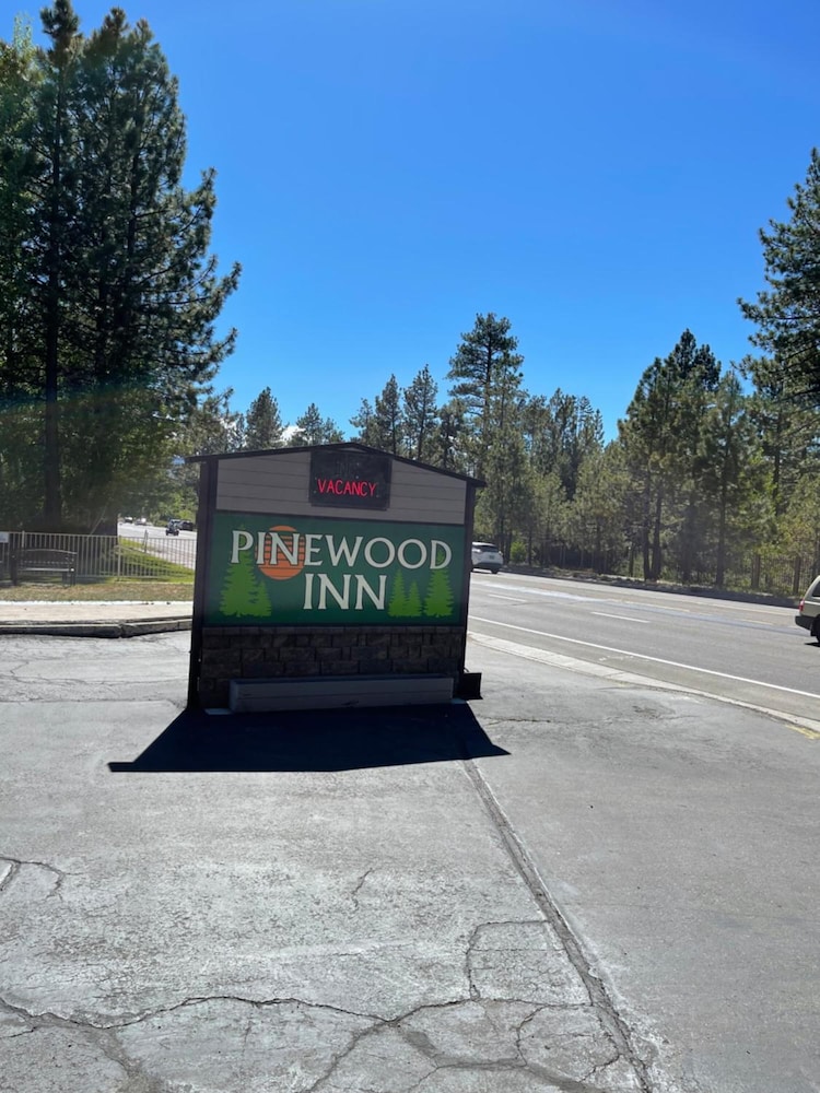 Pinewood Inn 7/55