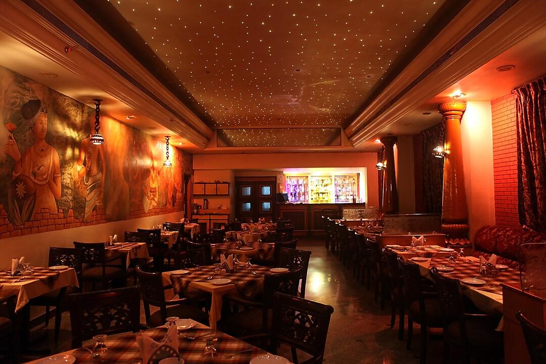 ROYAL FORT HOTEL 20/32