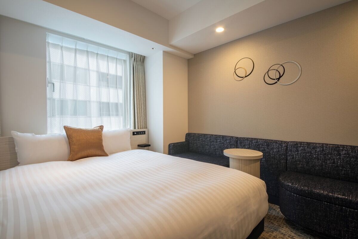 MODERATE, DOUBLE BED