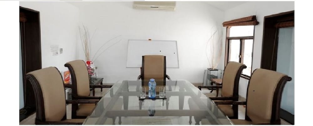 PERFECT HAVEN-EGMORE 16/24