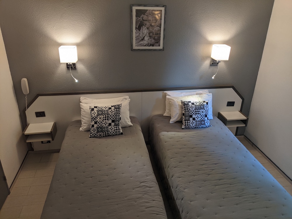 STANDARD, TWIN BEDS
