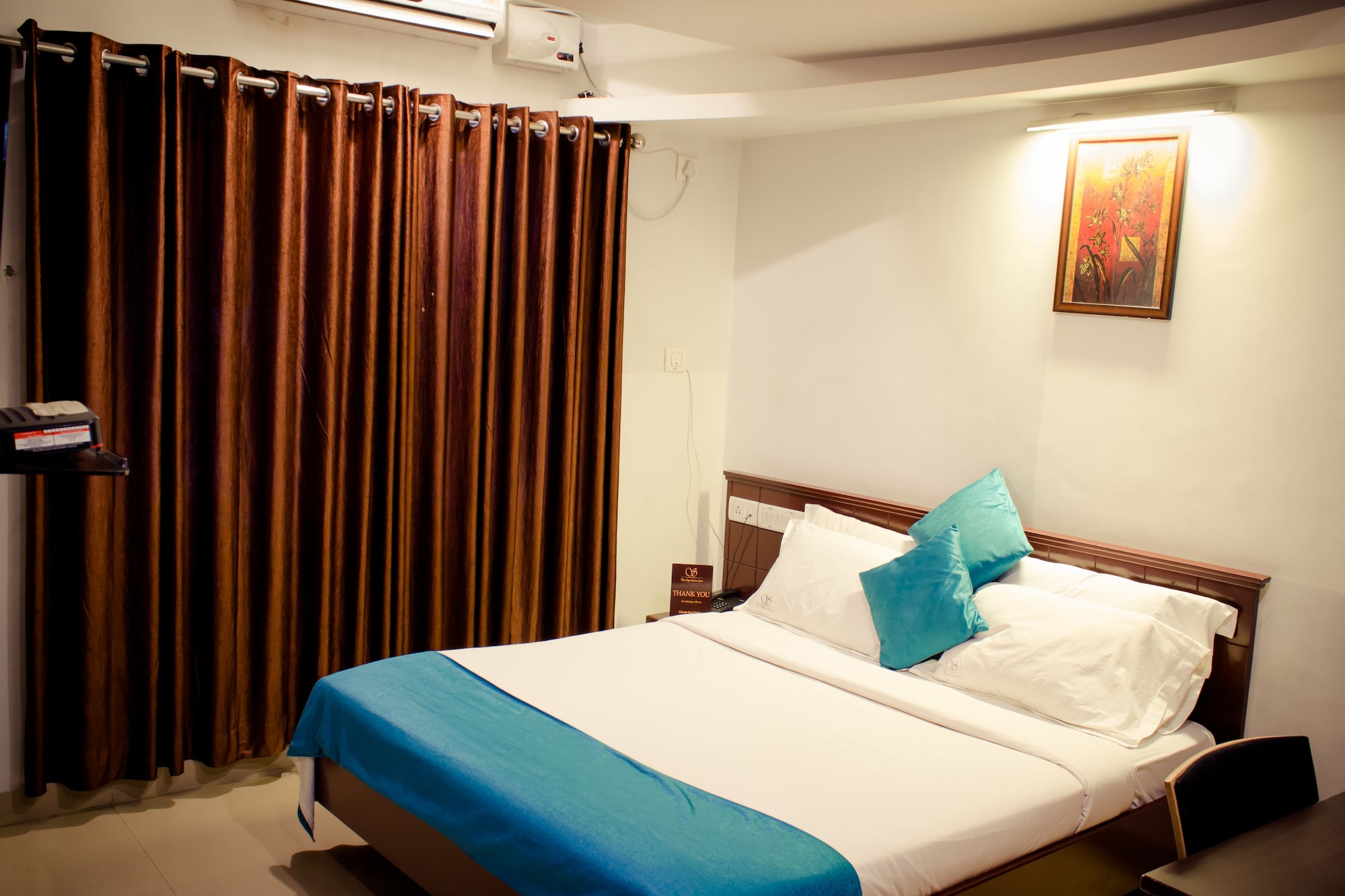DELUXE, DOUBLE BED