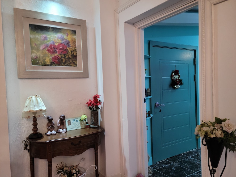Vision Guest House 9/50