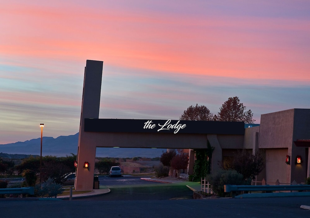 The Lodge At Cliff Castle Casino 32/34