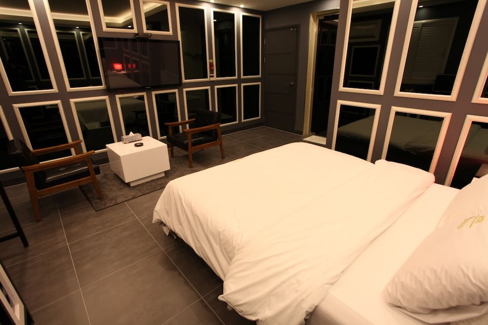 S-Petite Hotel 24/30