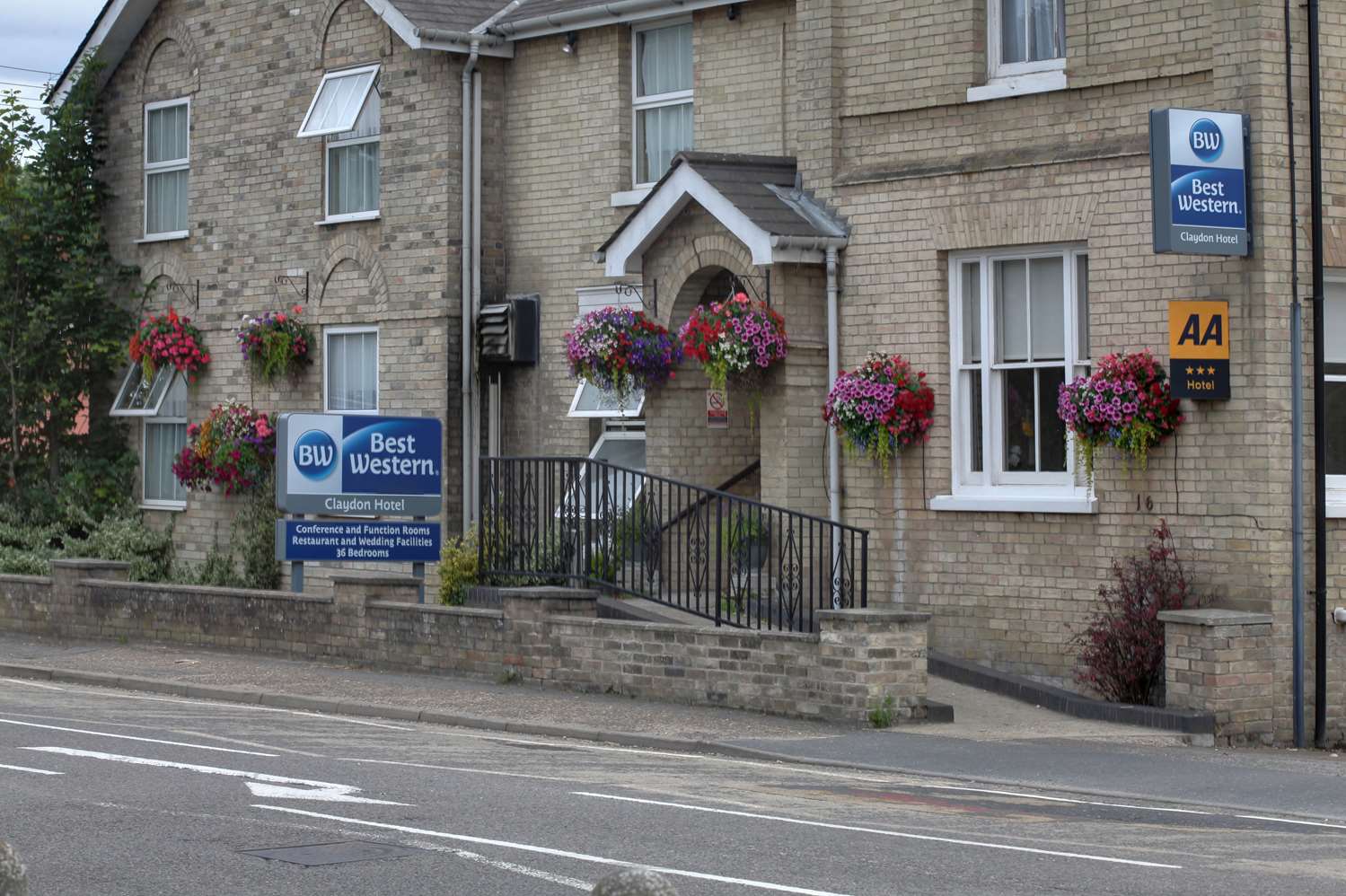 Best Western Claydon Hotel 71/73