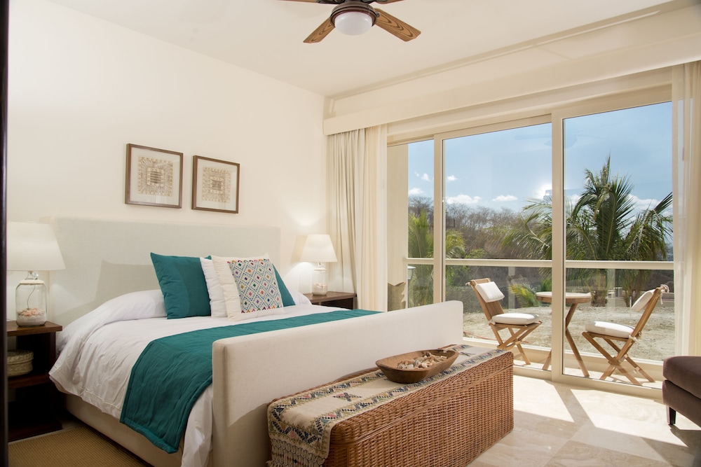 MASTER, SUITE, PRIVATE POOL