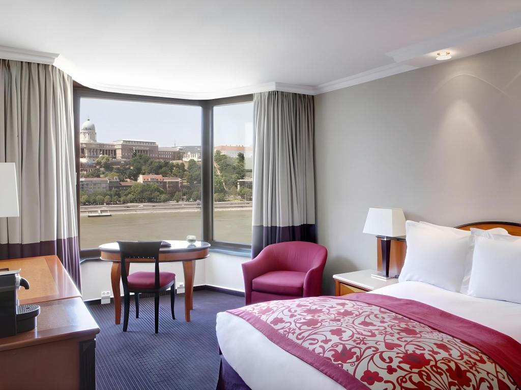 Luxury, Queen Bed