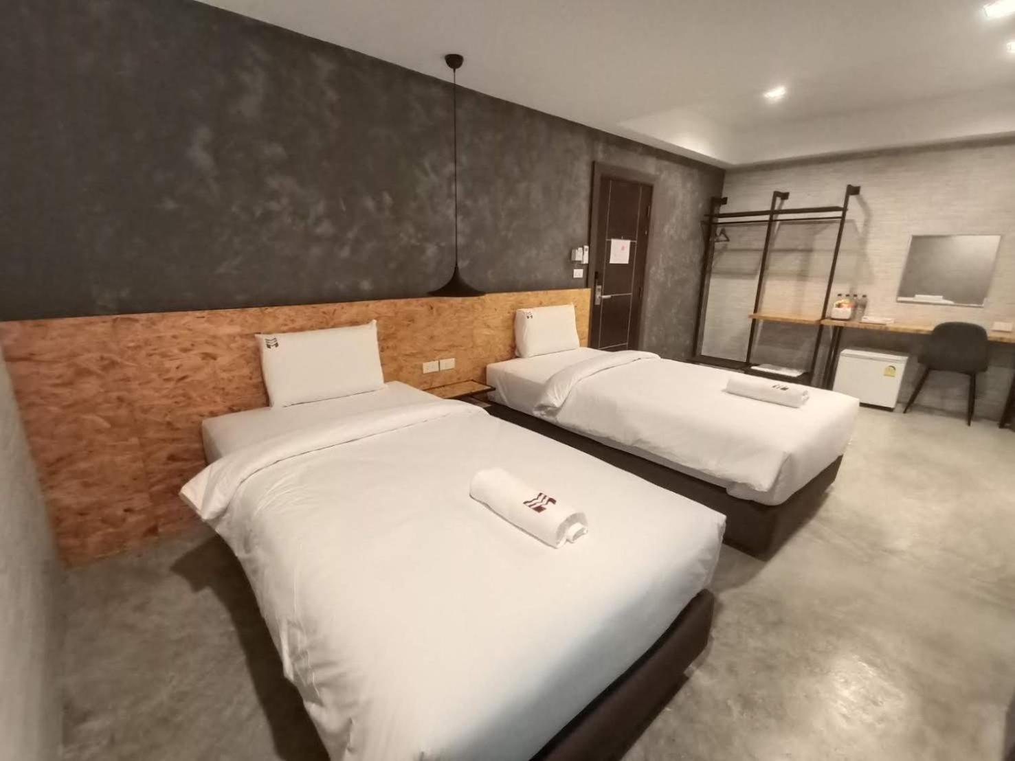 Modern Budget Hotel HatYai Thailand 8/46