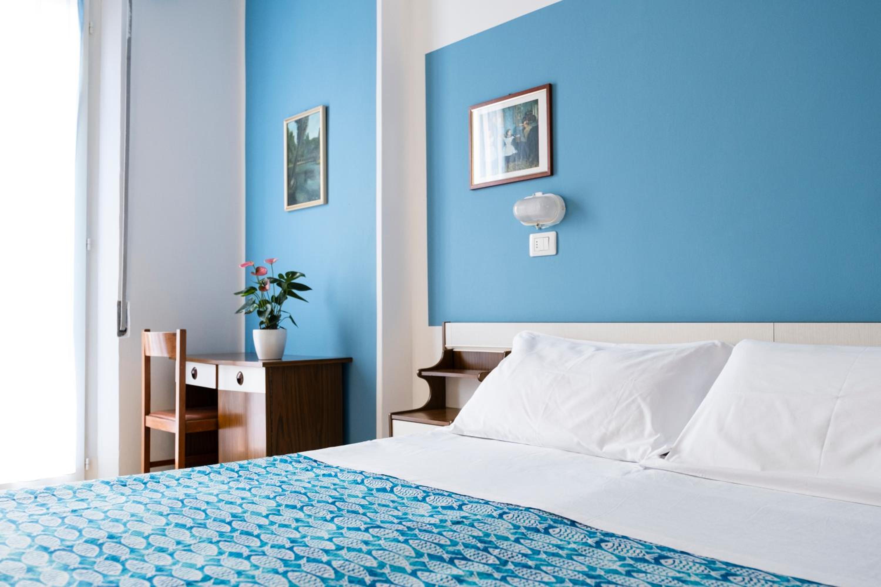 Hotel Cheri 13/48