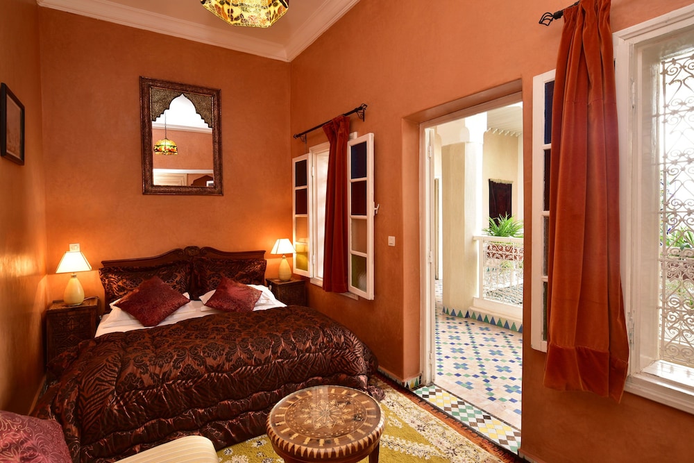 STANDARD, DOUBLE OR TWIN BED