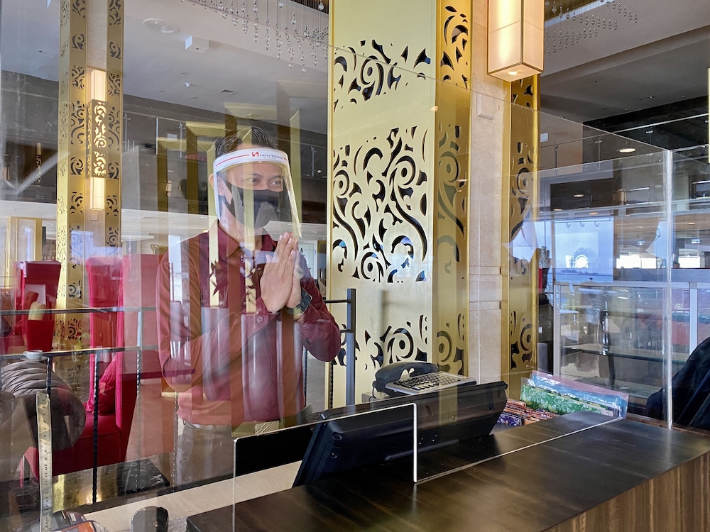 Swiss-Belhotel Waterfront Makassar 9/50