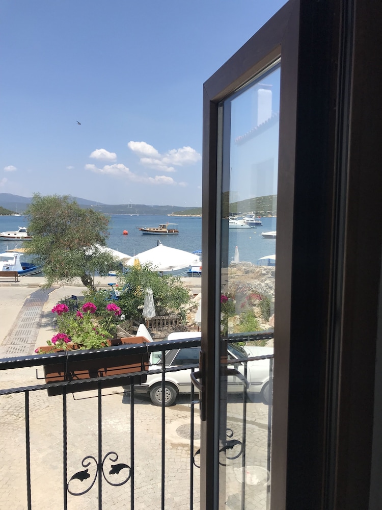 Silenos Boutique Hotel 36/44
