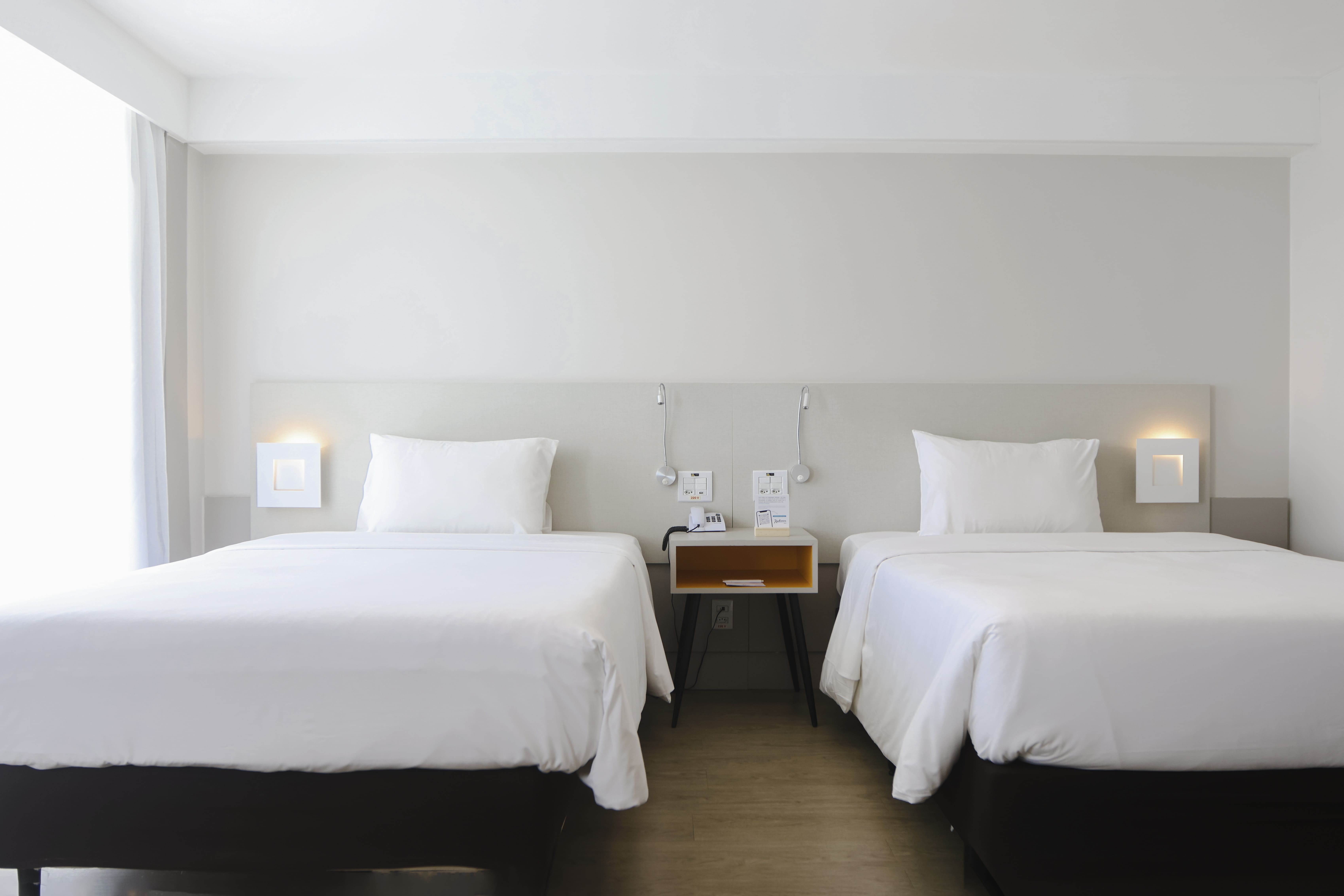 Luxury, Twin Beds