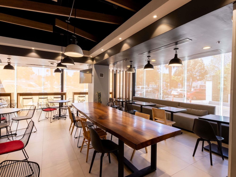 Ibis Tijuana 40/50