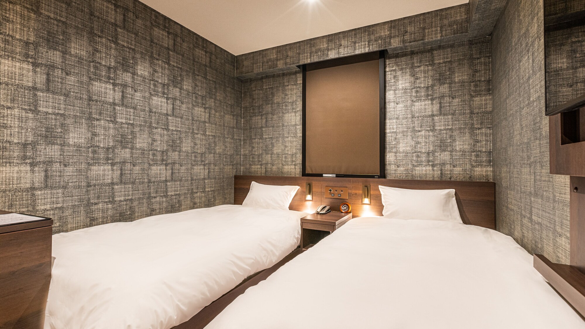 Moderate, Twin Beds